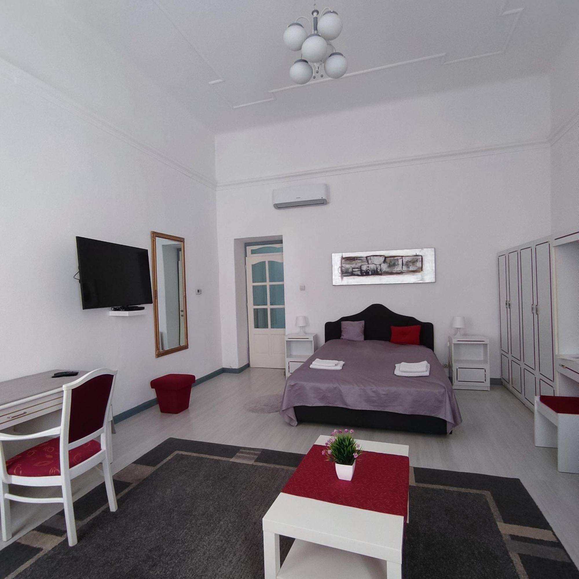 Julia Apartament